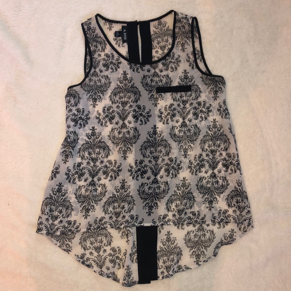 black & white pattern blouse